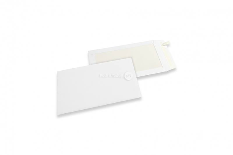 Kartonkitaustaiset kirjekuoret - 185 x 280 mm, edessä valkoinen kraft 120 gr, takana 450 g valkoinen duplex, tarranauha