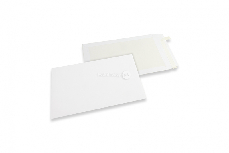 Kartonkitaustaiset kirjekuoret - 229 x 324 mm, edessä valkoinen kraft 120 gr, takana 450 g valkoinen duplex, tarranauha